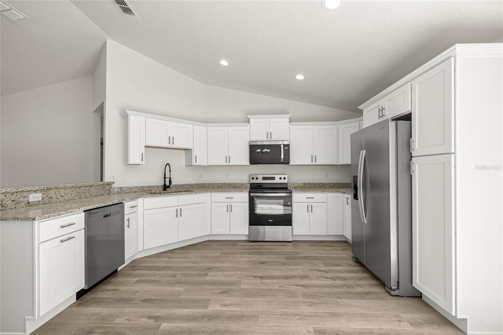 For Sale: $279,000 (3 beds, 2 baths, 1304 Square Feet)