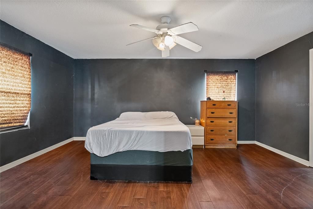 На продажу: $270,000 (3 спален, 2 ванн, 1635 Квадратных фут)