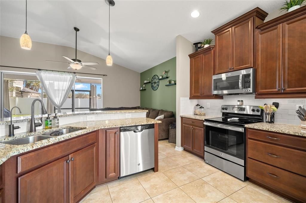 For Sale: $419,990 (3 beds, 2 baths, 2106 Square Feet)