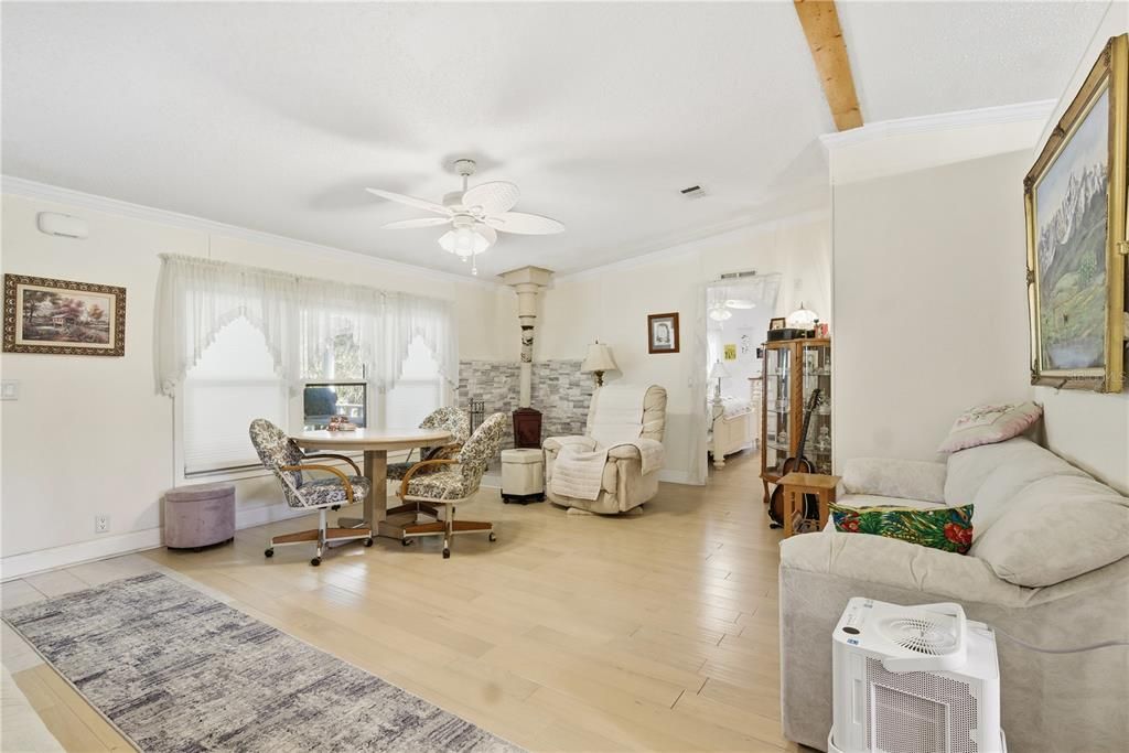 На продажу: $265,000 (3 спален, 2 ванн, 1248 Квадратных фут)