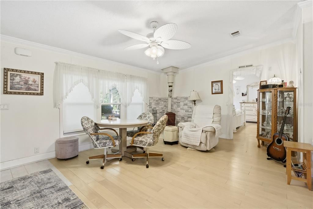 На продажу: $265,000 (3 спален, 2 ванн, 1248 Квадратных фут)