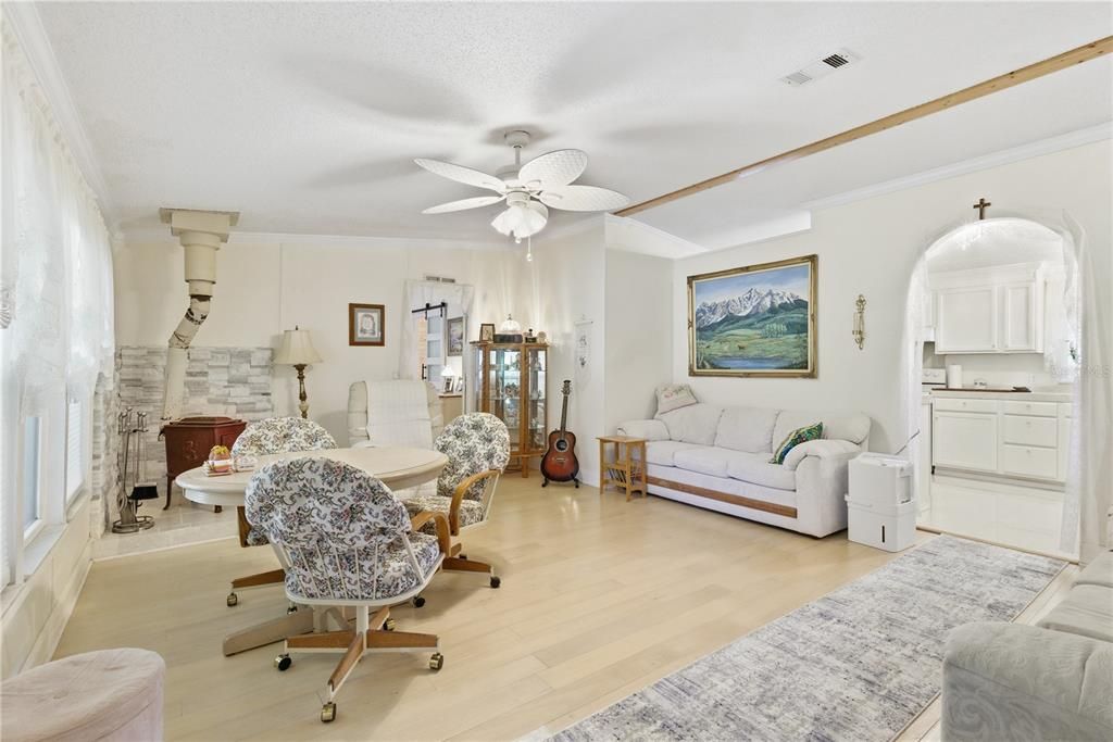 На продажу: $265,000 (3 спален, 2 ванн, 1248 Квадратных фут)