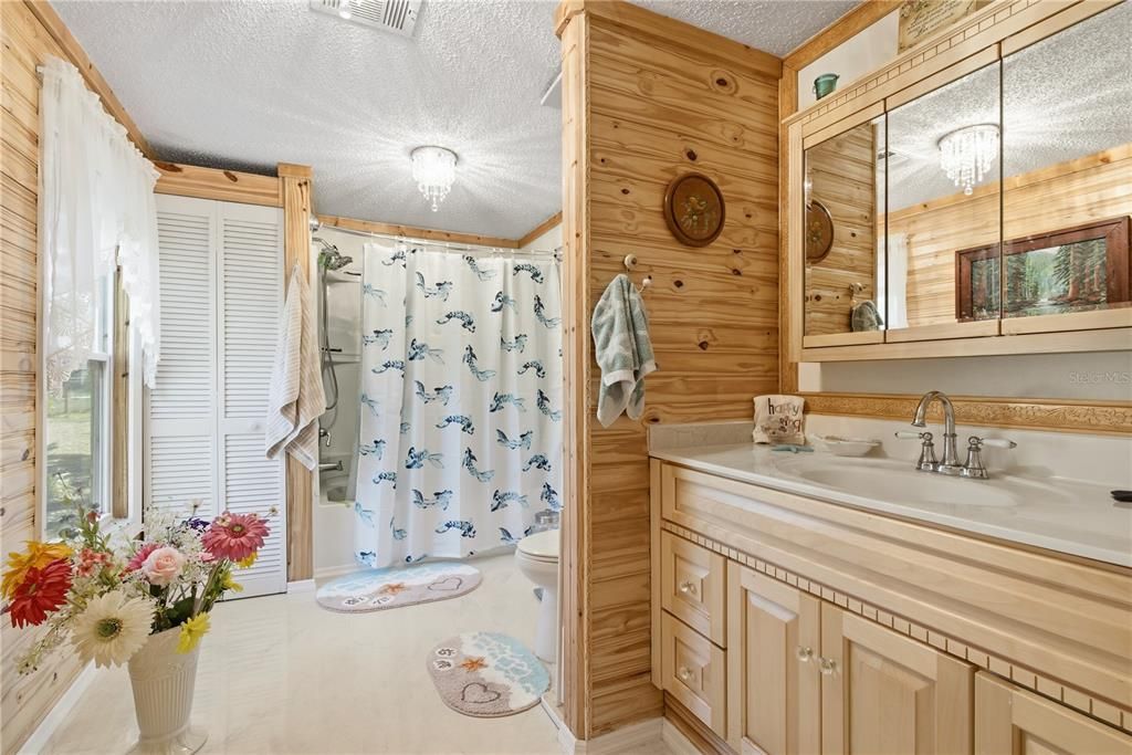 На продажу: $265,000 (3 спален, 2 ванн, 1248 Квадратных фут)