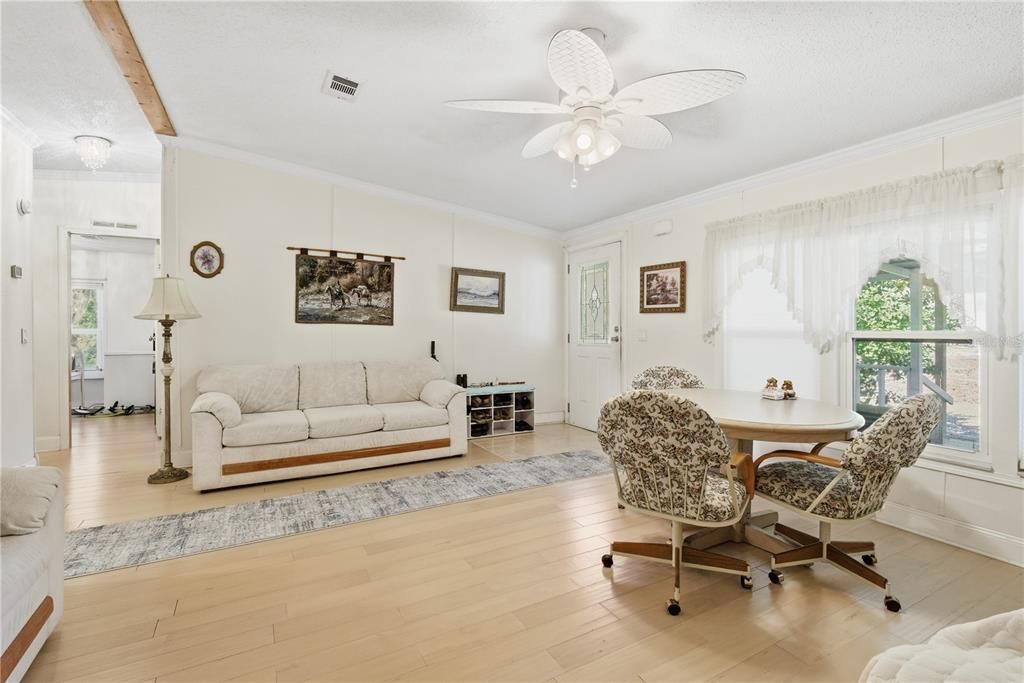 На продажу: $265,000 (3 спален, 2 ванн, 1248 Квадратных фут)