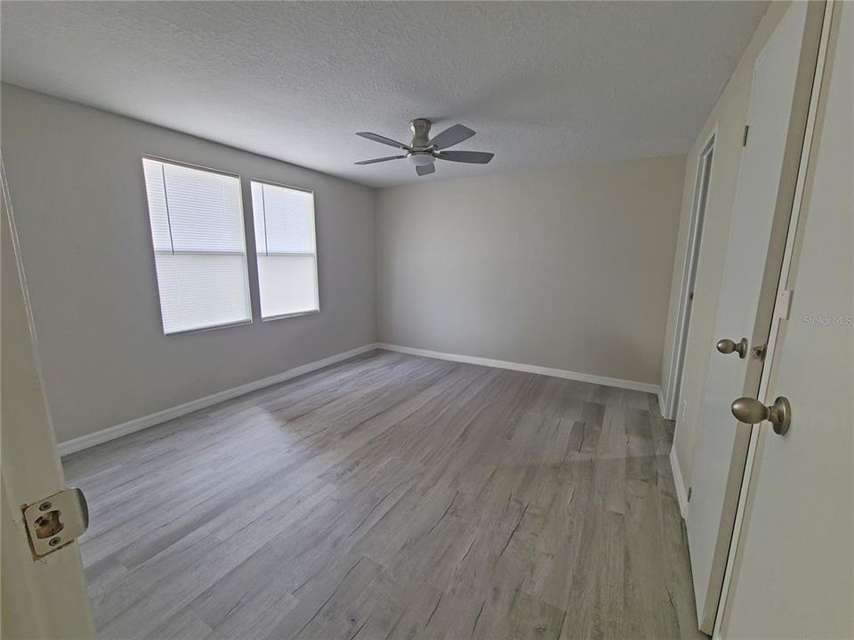 Active With Contract: $168,900 (2 beds, 2 baths, 1056 Square Feet)