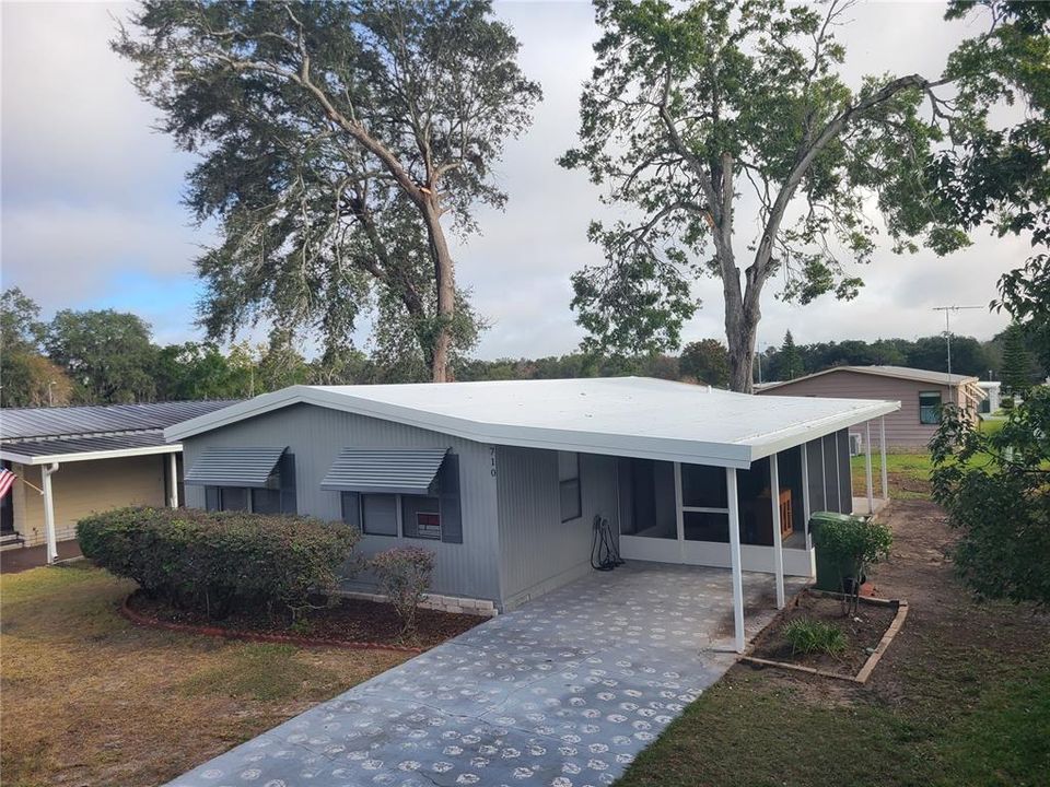 Active With Contract: $168,900 (2 beds, 2 baths, 1056 Square Feet)