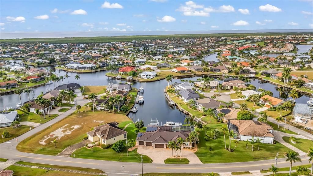 На продажу: $2,100,000 (4 спален, 4 ванн, 3194 Квадратных фут)