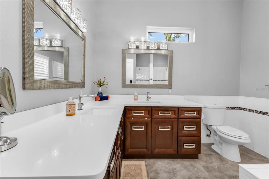 На продажу: $2,100,000 (4 спален, 4 ванн, 3194 Квадратных фут)