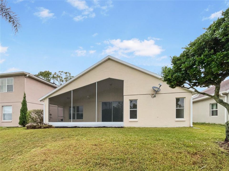 Под контрактом: $370,000 (3 спален, 2 ванн, 1427 Квадратных фут)