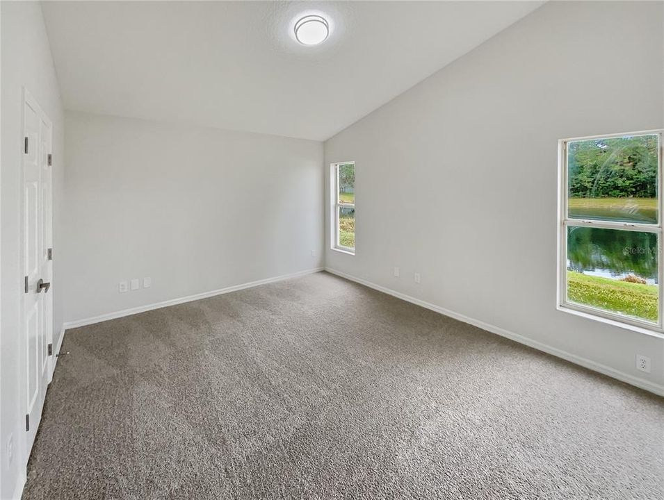 Под контрактом: $370,000 (3 спален, 2 ванн, 1427 Квадратных фут)