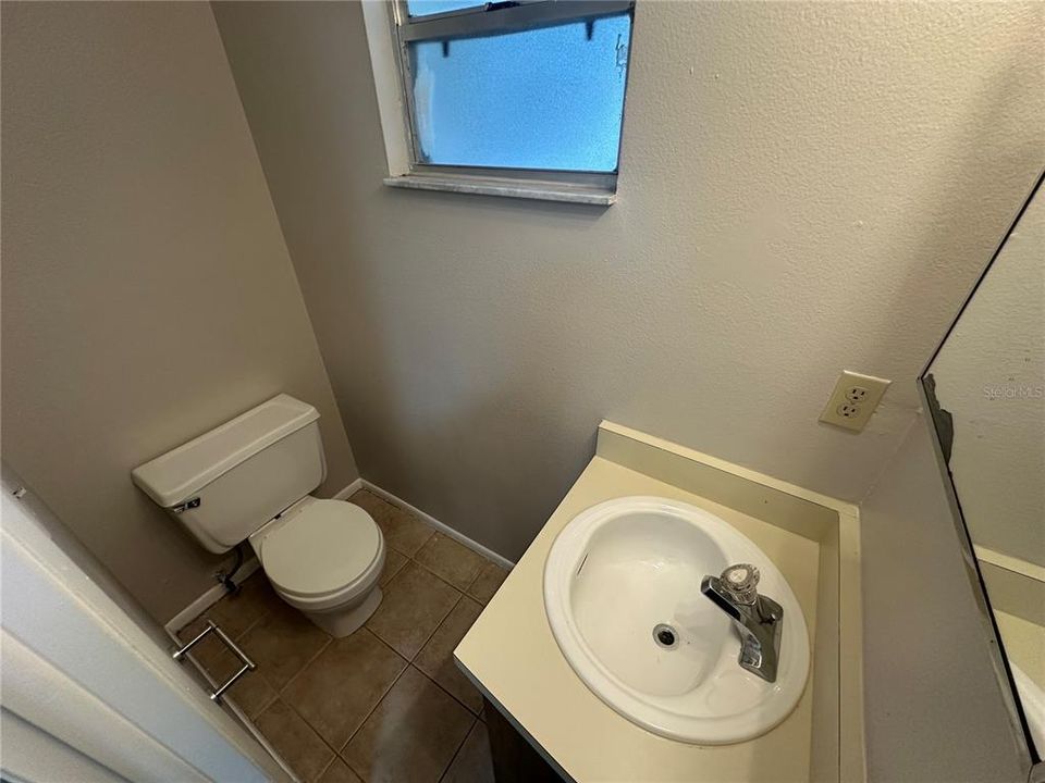 В аренду: $1,650 (3 спален, 2 ванн, 915 Квадратных фут)