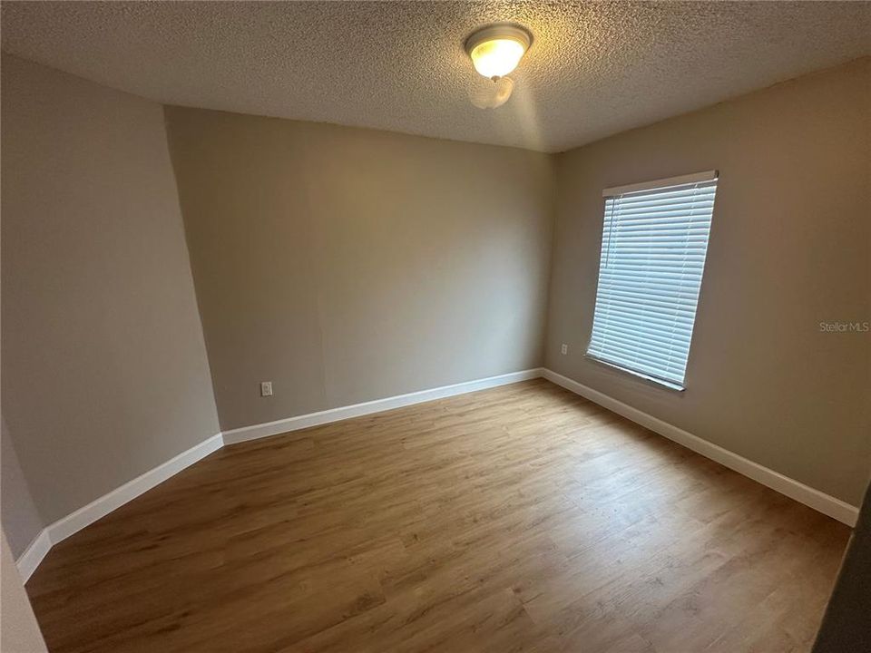 В аренду: $1,650 (3 спален, 2 ванн, 915 Квадратных фут)