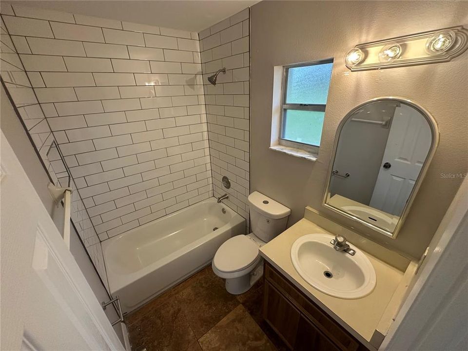 В аренду: $1,650 (3 спален, 2 ванн, 915 Квадратных фут)