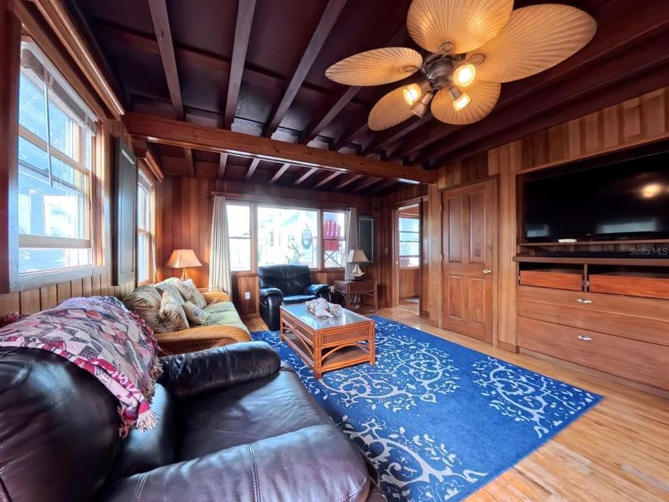 En Venta: $990,000 (5 camas, 4 baños, 2772 Pies cuadrados)