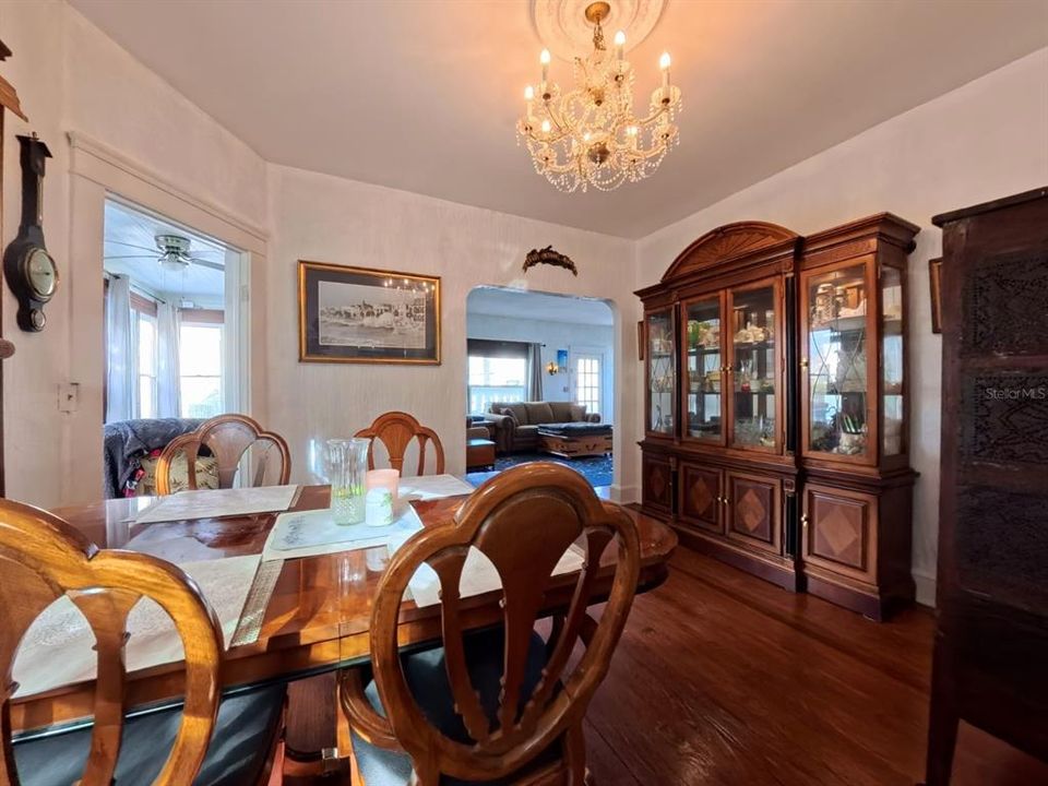 En Venta: $990,000 (5 camas, 4 baños, 2772 Pies cuadrados)