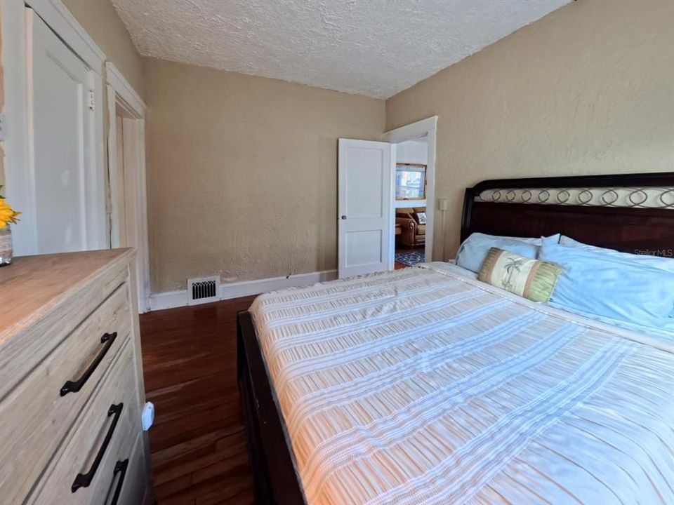 En Venta: $990,000 (5 camas, 4 baños, 2772 Pies cuadrados)