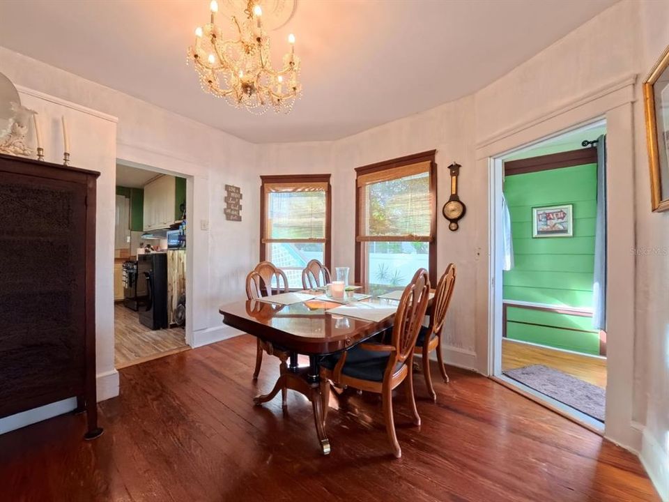 En Venta: $990,000 (5 camas, 4 baños, 2772 Pies cuadrados)