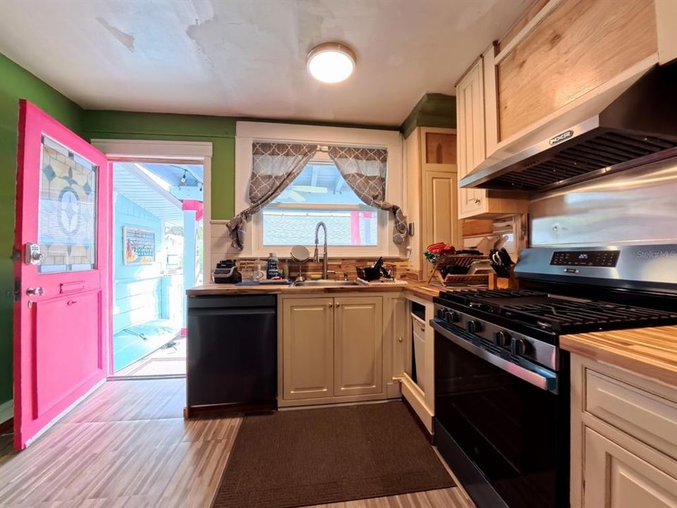 En Venta: $990,000 (5 camas, 4 baños, 2772 Pies cuadrados)