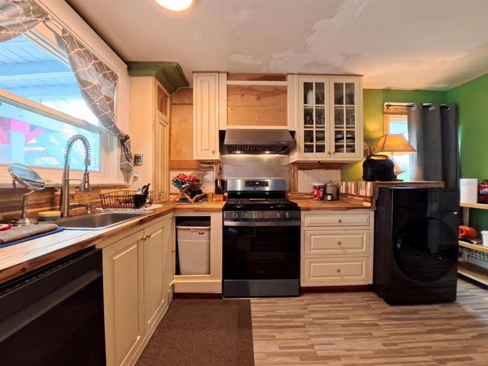 En Venta: $990,000 (5 camas, 4 baños, 2772 Pies cuadrados)