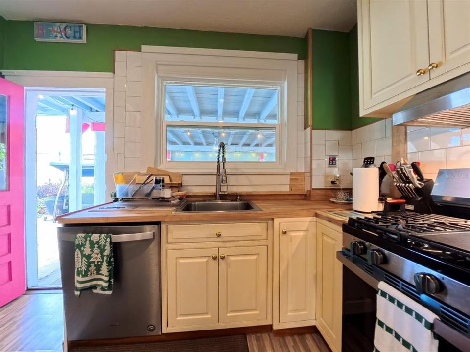 En Venta: $990,000 (5 camas, 4 baños, 2772 Pies cuadrados)