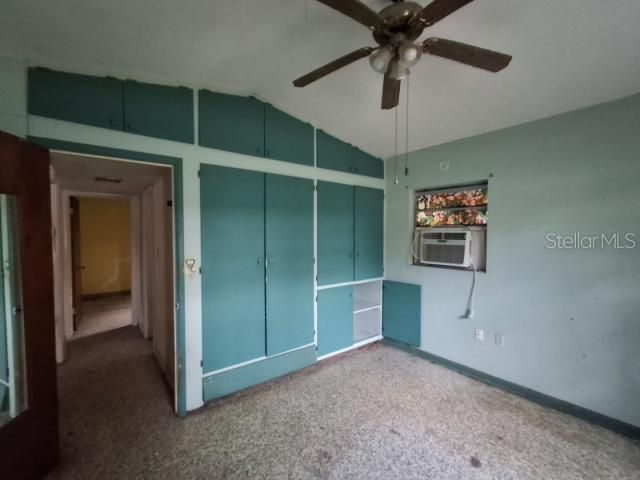 Active With Contract: $129,900 (2 beds, 1 baths, 1272 Square Feet)