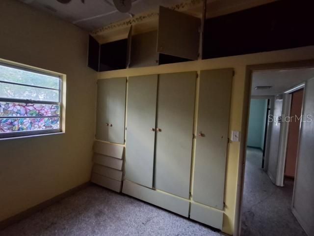 Active With Contract: $129,900 (2 beds, 1 baths, 1272 Square Feet)