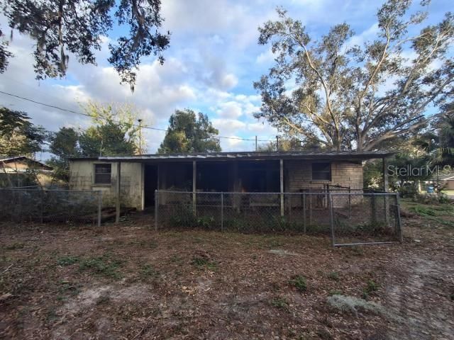 Active With Contract: $129,900 (2 beds, 1 baths, 1272 Square Feet)