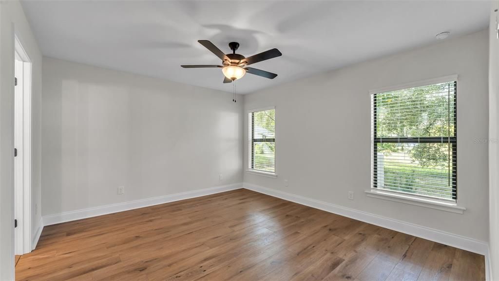 En Venta: $329,900 (3 camas, 2 baños, 1303 Pies cuadrados)