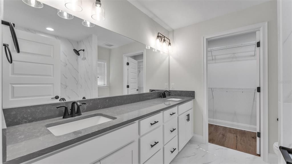 En Venta: $329,900 (3 camas, 2 baños, 1303 Pies cuadrados)