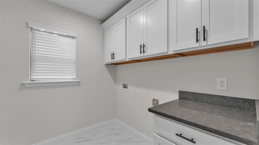 En Venta: $329,900 (3 camas, 2 baños, 1303 Pies cuadrados)