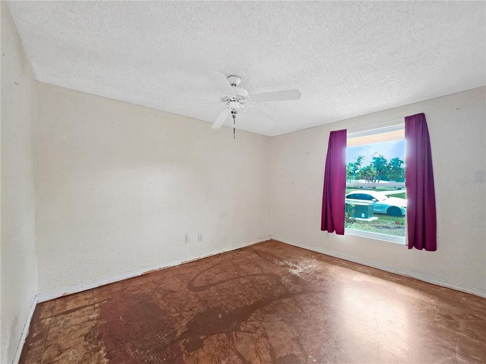 На продажу: $170,000 (2 спален, 2 ванн, 931 Квадратных фут)