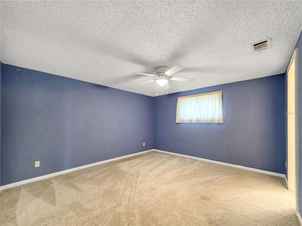 На продажу: $170,000 (2 спален, 2 ванн, 931 Квадратных фут)