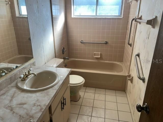 For Sale: $250,000 (3 beds, 2 baths, 1379 Square Feet)