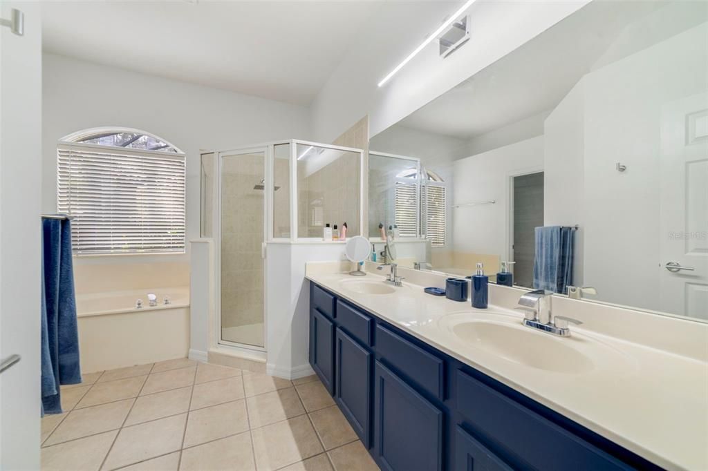 For Sale: $515,000 (4 beds, 2 baths, 2031 Square Feet)