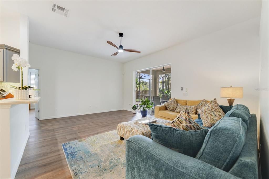 For Sale: $515,000 (4 beds, 2 baths, 2031 Square Feet)