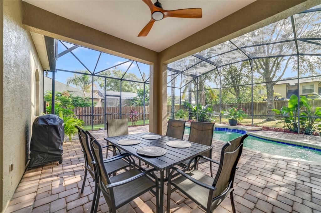 For Sale: $515,000 (4 beds, 2 baths, 2031 Square Feet)