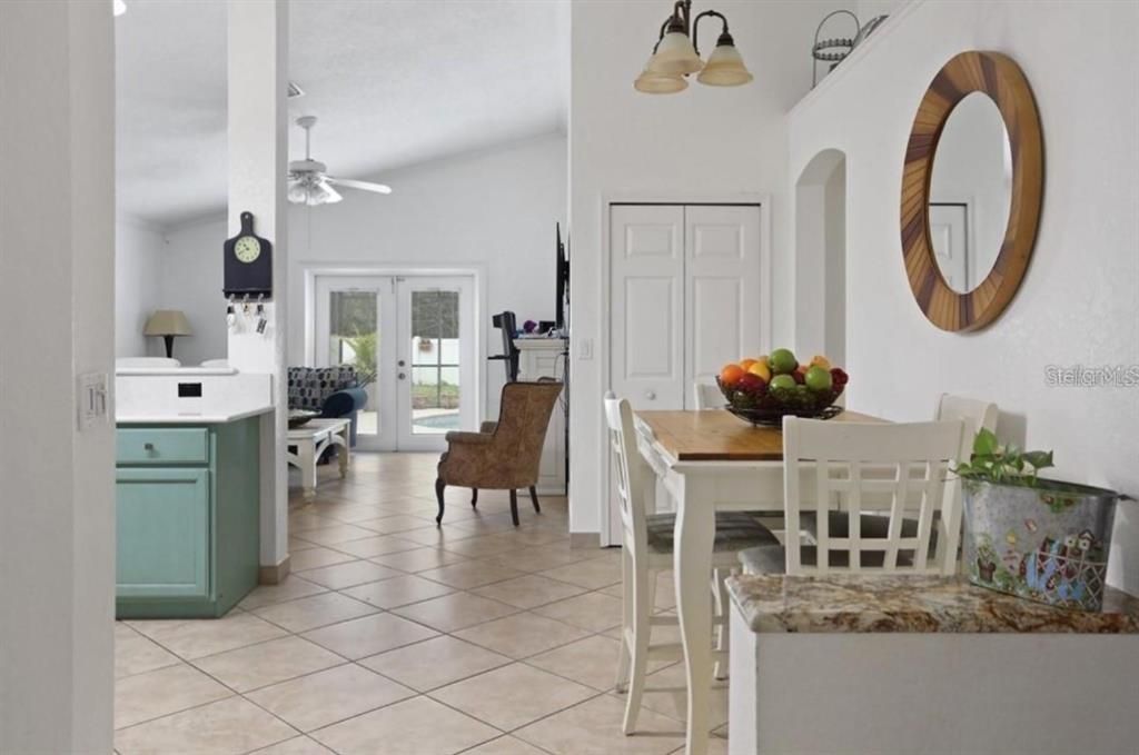 En Renta: $3,200 (4 camas, 2 baños, 1955 Pies cuadrados)