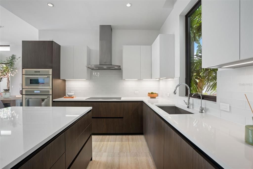 待售: $5,900,000 (4 贝兹, 4 浴室, 3580 平方英尺)