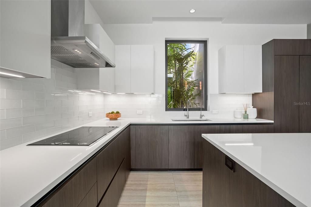 待售: $5,900,000 (4 贝兹, 4 浴室, 3580 平方英尺)