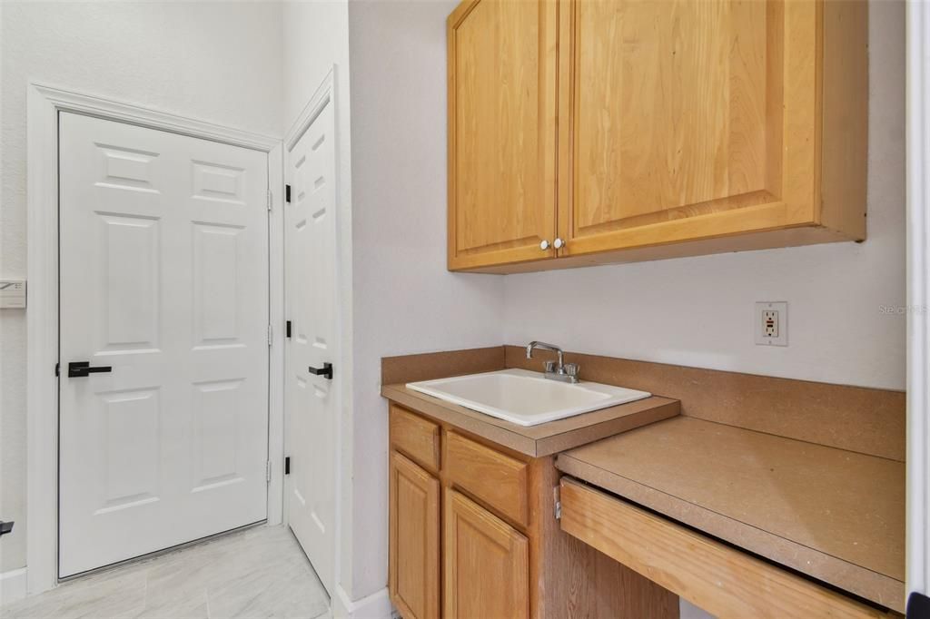 For Rent: $3,400 (4 beds, 3 baths, 2618 Square Feet)