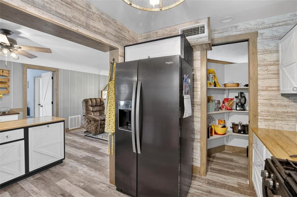 For Sale: $475,000 (3 beds, 2 baths, 1487 Square Feet)