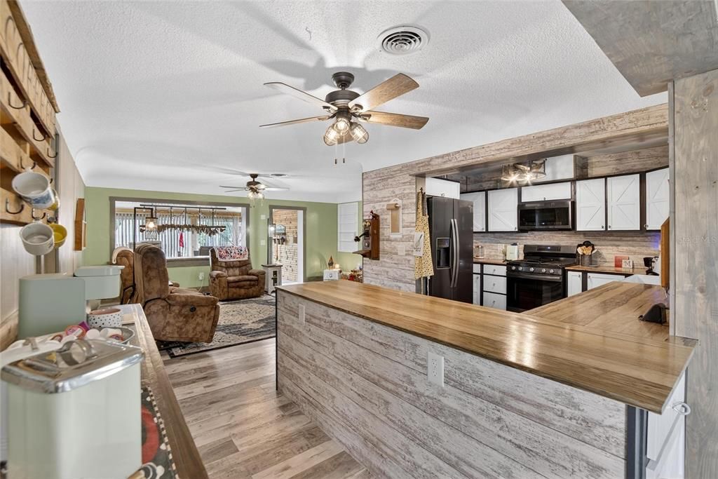 For Sale: $475,000 (3 beds, 2 baths, 1487 Square Feet)