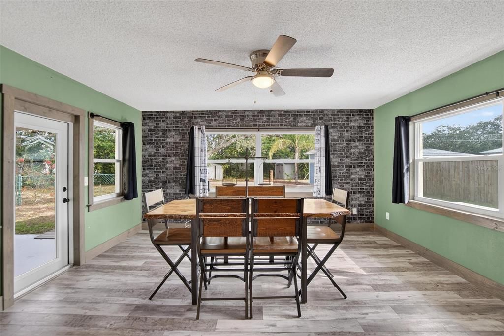 For Sale: $475,000 (3 beds, 2 baths, 1487 Square Feet)