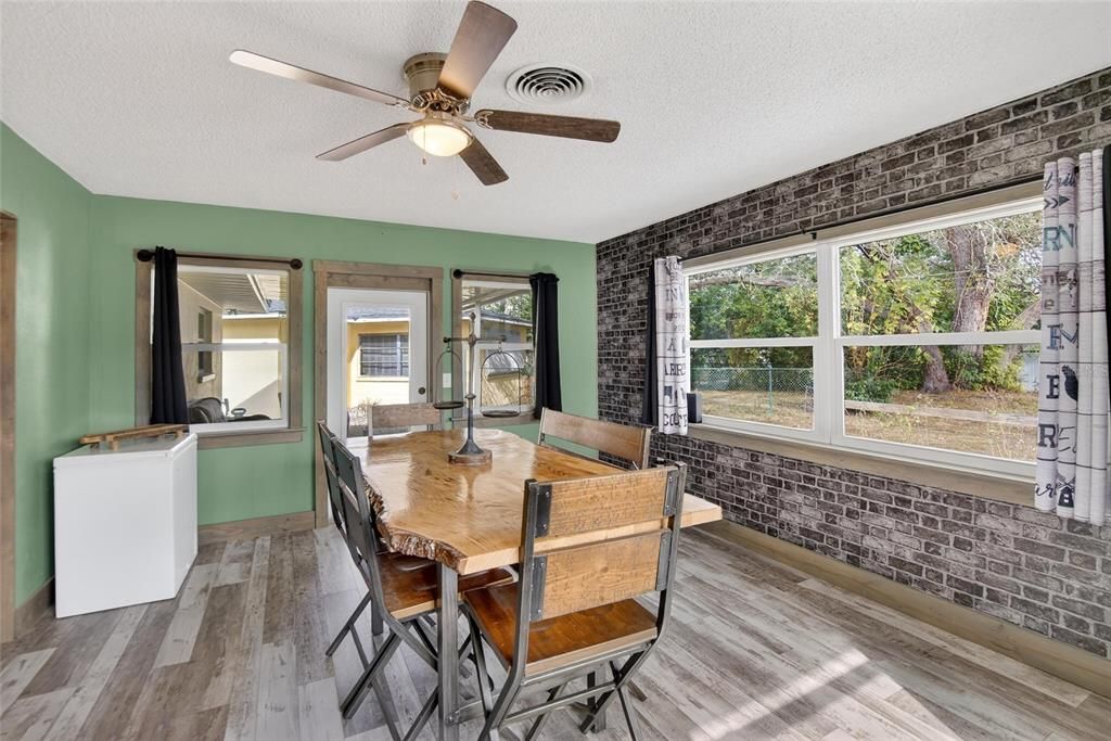 For Sale: $475,000 (3 beds, 2 baths, 1487 Square Feet)