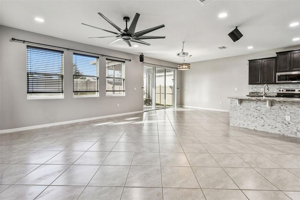 На продажу: $499,900 (4 спален, 3 ванн, 2756 Квадратных фут)