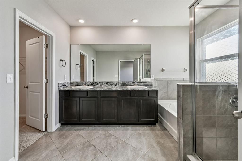 На продажу: $499,900 (4 спален, 3 ванн, 2756 Квадратных фут)