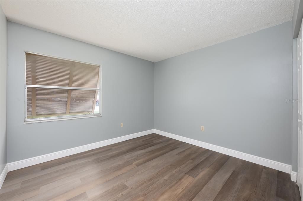 For Sale: $160,000 (2 beds, 2 baths, 897 Square Feet)