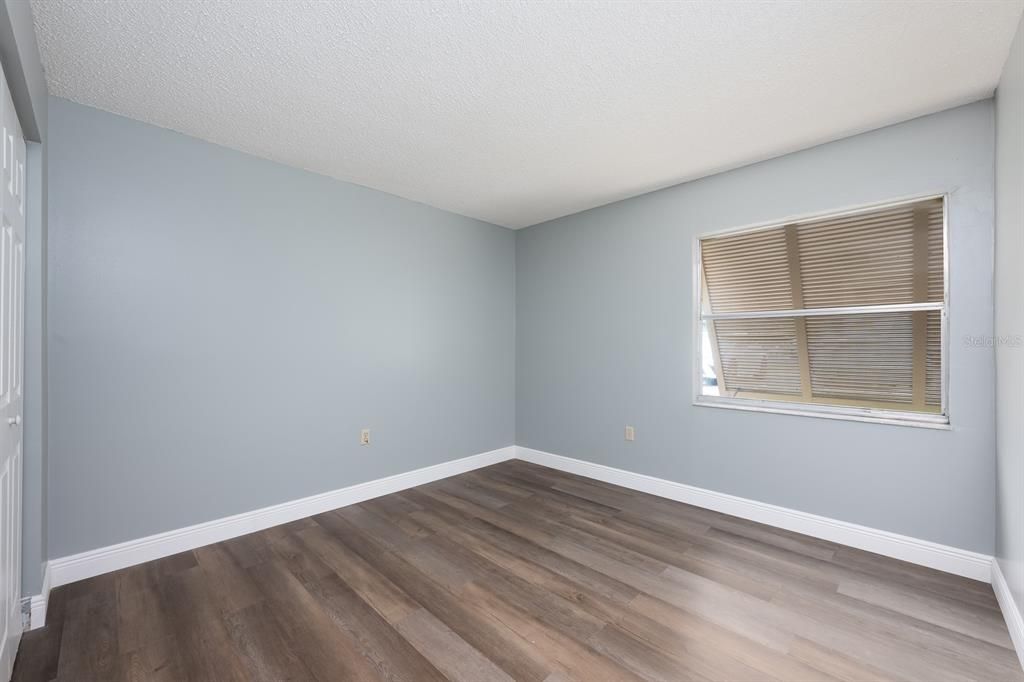 For Sale: $160,000 (2 beds, 2 baths, 897 Square Feet)