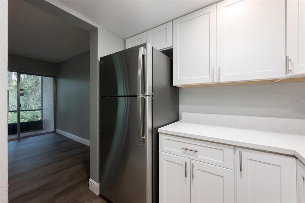 For Sale: $160,000 (2 beds, 2 baths, 897 Square Feet)