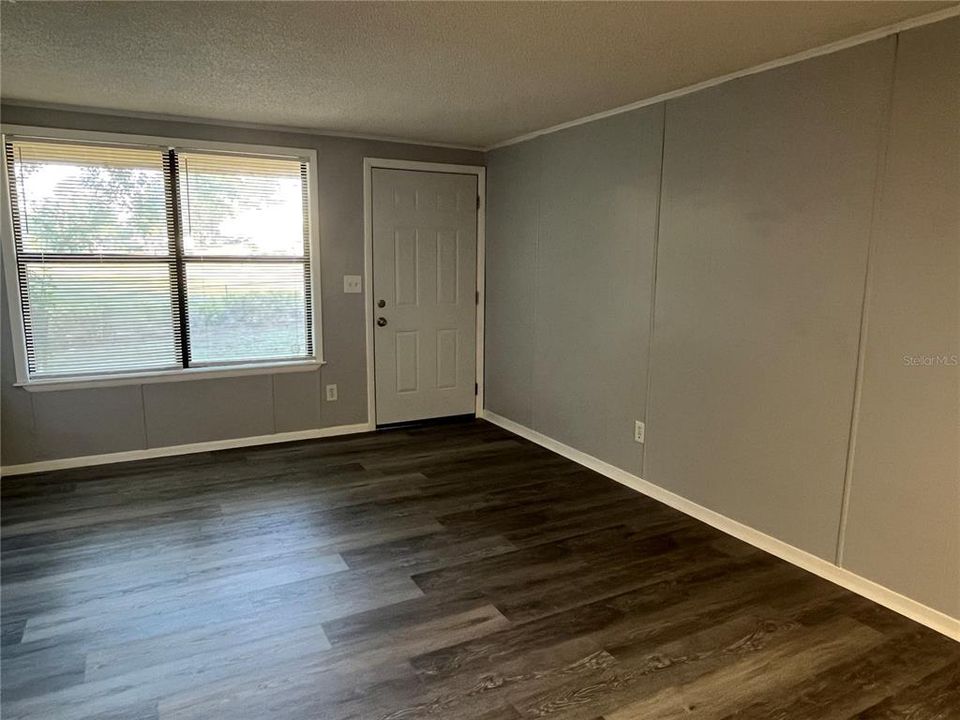 For Rent: $1,005 (1 beds, 1 baths, 815 Square Feet)